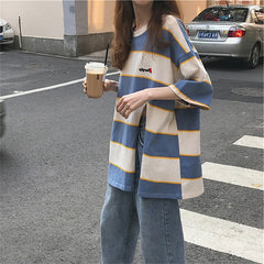 Trendy Oversized T-Shirt with Vintage Feel and Slits